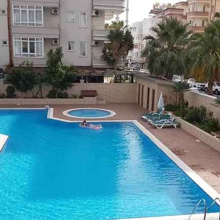 公寓式酒店 Granada Luxury 800м от пляжа клеопатра *