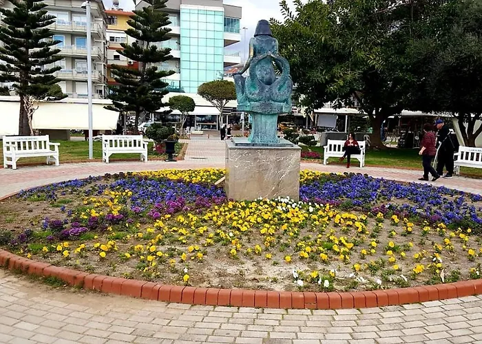 Ξενοδοχείο με διαμερίσματα Granada Luxury 800м от пляжа клеопатра