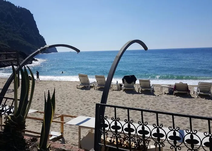 Ξενοδοχείο με διαμερίσματα Granada Luxury 800м от пляжа клеопатра *