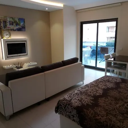 公寓式酒店 Granada Luxury 800м от пляжа клеопатра 阿拉尼亚