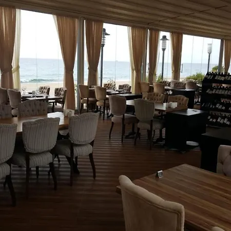 公寓式酒店 Granada Luxury 800м от пляжа клеопатра 阿拉尼亚